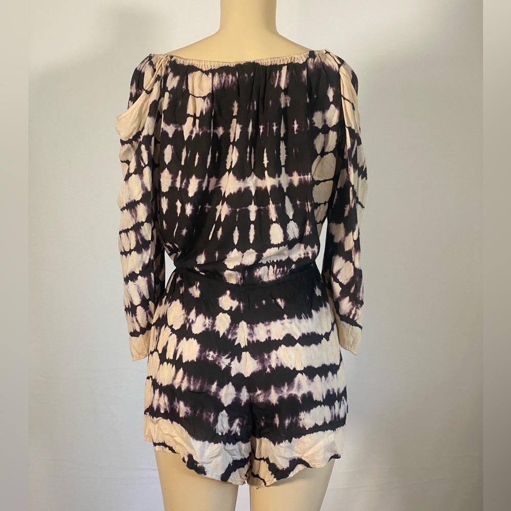 Elan Black and Cream Smocked 3/4 Sleeve Blouse - Picture 3 of 7